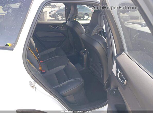 YV4H60RP1S1180472 2025 VOLVO XC60 PLUG-IN HYBRID White Vista de la etiqueta del VIN