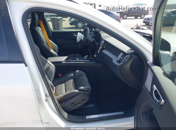 YV4H60RP1S1180472 2025 VOLVO XC60 PLUG-IN HYBRID White Vista interior delantera
