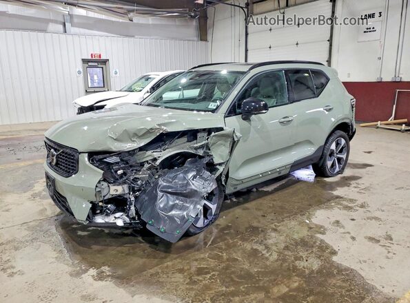 YV4L12UC4S2592811 2025 VOLVO XC40 Gray Przód lewy