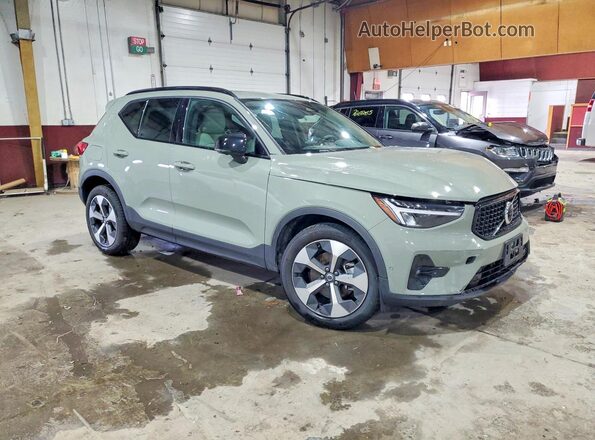 YV4L12UC4S2592811 2025 VOLVO XC40 Gray Przód prawy