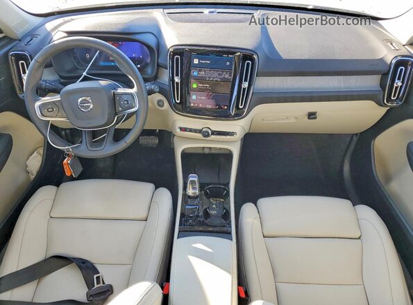 YV4L12UE4S2547336 2025 VOLVO XC40 Green Widok deski rozdzielczej