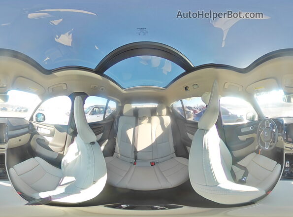 YV4L12UE4S2547336 2025 VOLVO XC40 Green Widok wnętrza 360 stopni