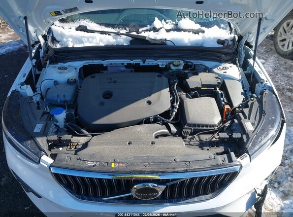 YV4L12UE9S2516390 2025 VOLVO XC40 Белый Вид сзади
