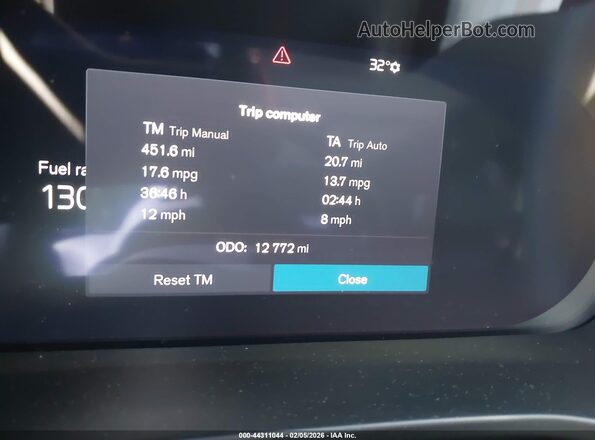 YV4L12UE9S2516390 2025 VOLVO XC40 Белый Вид задних сидений