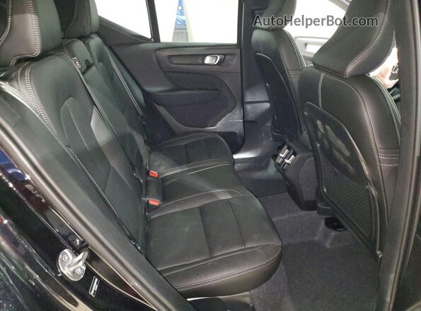 YV4L12UJ2S2607465 2025 VOLVO XC40 Черный Вид задней части салона
