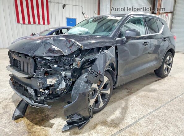 YV4L12UJ2S2607465 2025 VOLVO XC40 Черный Передняя левая четверть