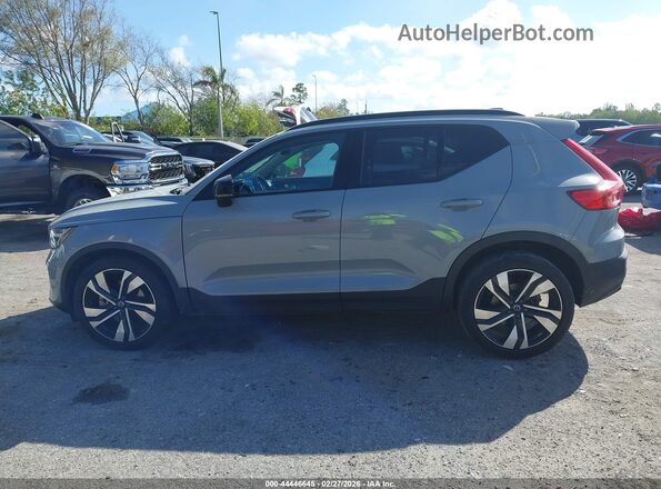 YV4L12UL2R2234830 2024 VOLVO XC40 Серебряный Панорамный вид салона 360°