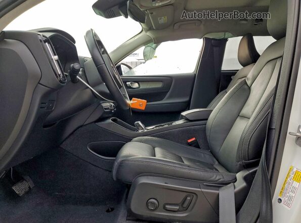 YV4L12UL2R2285647 2024 VOLVO XC40 Белый Вид салона спереди