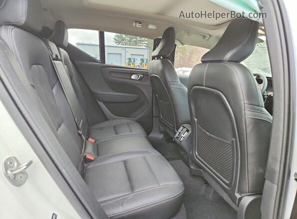 YV4L12UL2R2360363 2024 VOLVO XC40 Белый Вид задней части салона