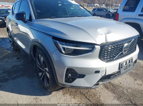 YV4L12UX0P2075032 2023 VOLVO XC40 Серебряный 