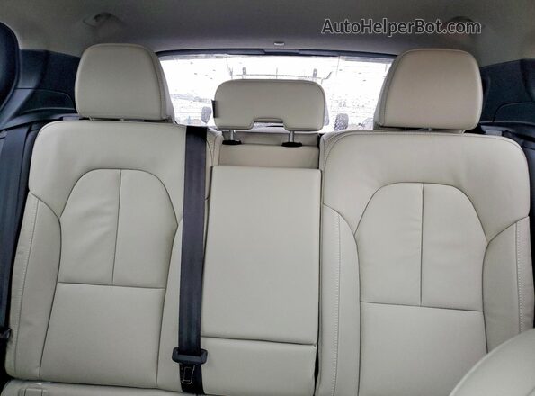 YV4L12UX0P2099055 2023 VOLVO XC40 Черный Вид задних сидений