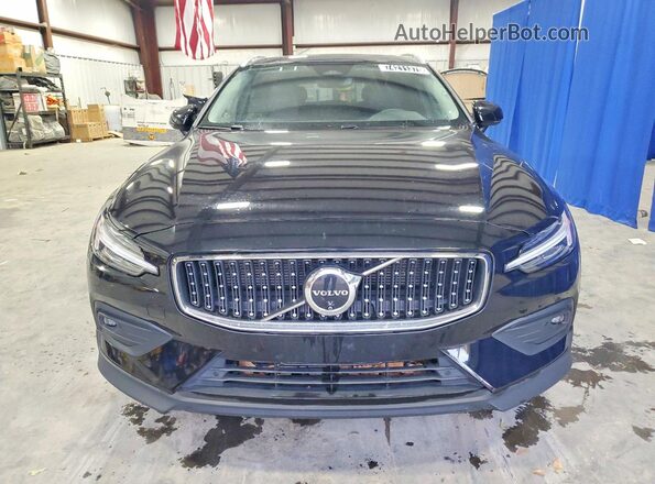 YV4L12WK4S2145206 2025 VOLVO V60 Black Widok z przodu