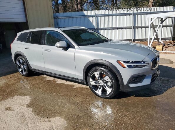 YV4L12WK7S2147595 2025 VOLVO V60 Серебряный Передняя правая четверть