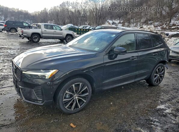 YV4M12RC7S1140497 2025 VOLVO XC60 Черный Передняя левая четверть