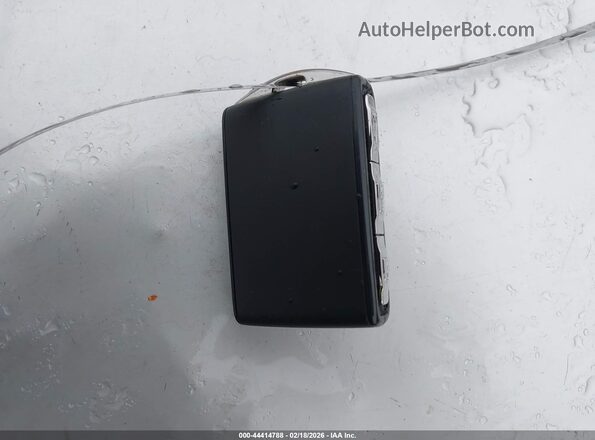 YV4M12RC7T1367027 2026 VOLVO XC60 Зеленый Вид панели приборов