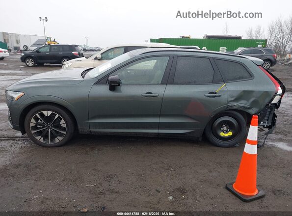 YV4M12RC7T1367027 2026 VOLVO XC60 Зеленый Панорамный вид салона 360°