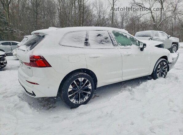 YV4M12RC7T1393773 2026 VOLVO XC60 Белый Задняя правая четверть