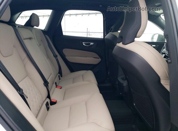 YV4M12RC7T1393773 2026 VOLVO XC60 Белый Вид задней части салона