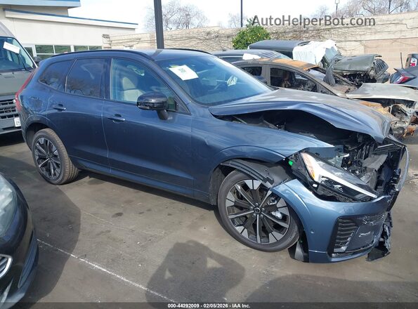 YV4M12RCXT1375185 2026 VOLVO XC60 Blue Панорамний вид салону 360°