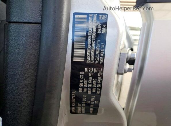 ZACCJABB3HPG37775 2017 JEEP RENEGADE Серебряный Панорамный вид салона 360°