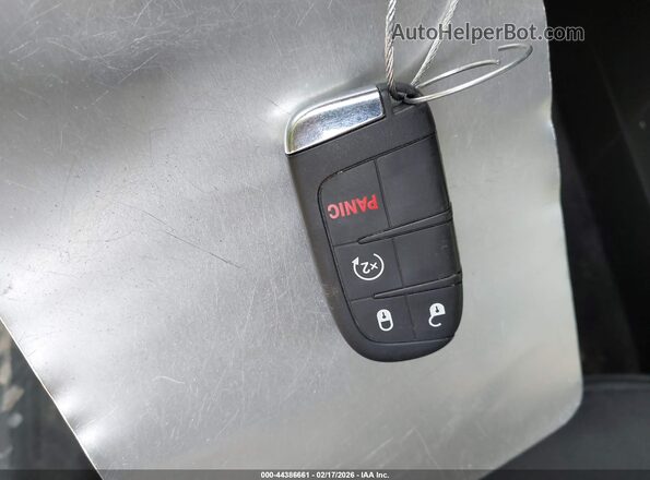 ZACCJBBT4GPD89386 2016 JEEP RENEGADE Черный Вид панели приборов