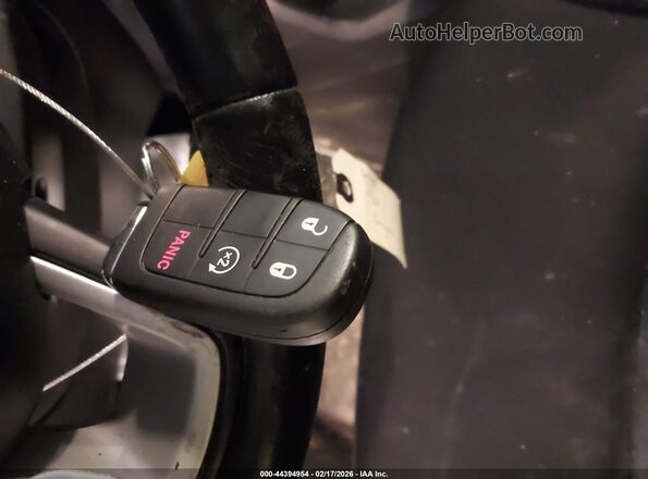 ZACCJBCB0HPG60337 2017 JEEP RENEGADE Серый Вид панели приборов