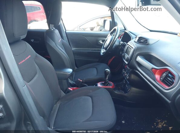 ZACCJBCB3HPE54221 2017 JEEP RENEGADE Серый Вид салона спереди