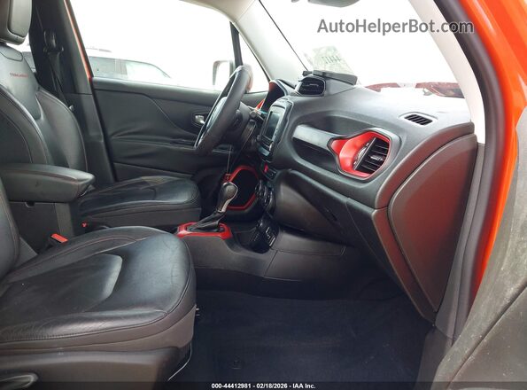 ZACCJBCT6GPD31665 2016 JEEP RENEGADE Оранжевый Вид салона спереди