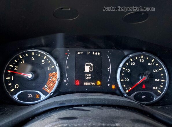 ZACNJBAB1KPK56186 2019 JEEP RENEGADE Серебряный Вид щитка приборов