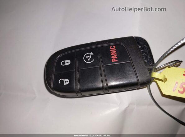 ZACNJBBB3LPM02569 2020 JEEP RENEGADE Черный Вид панели приборов