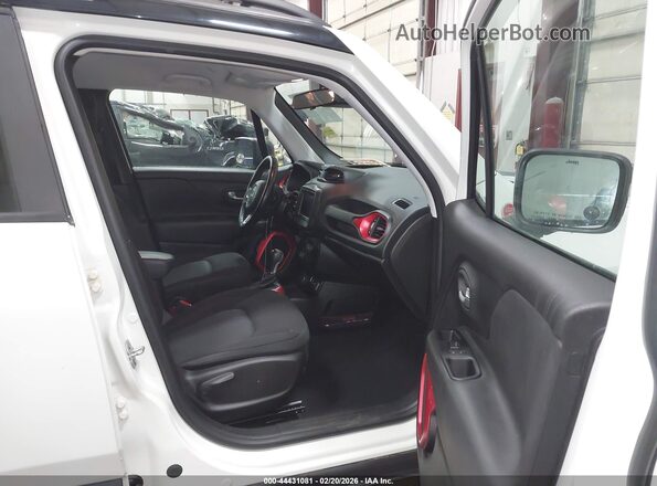 ZACNJBC13KPK13117 2019 JEEP RENEGADE White Vista interior delantera