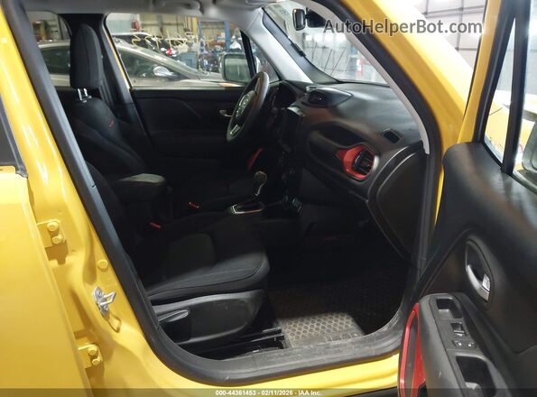 ZACNJDC13PPP55448 2023 JEEP RENEGADE Yellow Front interior view