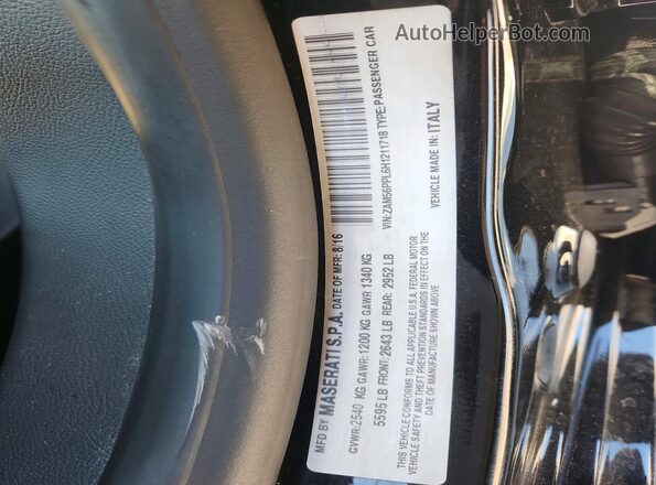 ZAM56PPL6H1211718 2017 MASERATI QUATTROPOR Black Engine compartment view