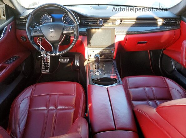 ZAM56PPS8J1276857 2018 MASERATI QUATTROPOR White Widok deski rozdzielczej