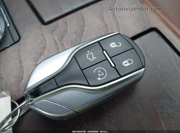 ZAM56RPA6H1211468 2017 MASERATI QUATTROPOR Синий Вид панели приборов