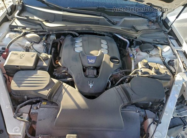 ZAM56RPS6H1246911 2017 MASERATI QUATTROPOR Белый Вид задней части салона