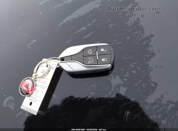 ZAM56RRA0H1204366 2017 MASERATI QUATTROPOR Черный Вид панели приборов