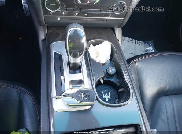 ZAM57XSA4G1175724 2016 MASERATI GHIBLI Белый Вид панели приборов