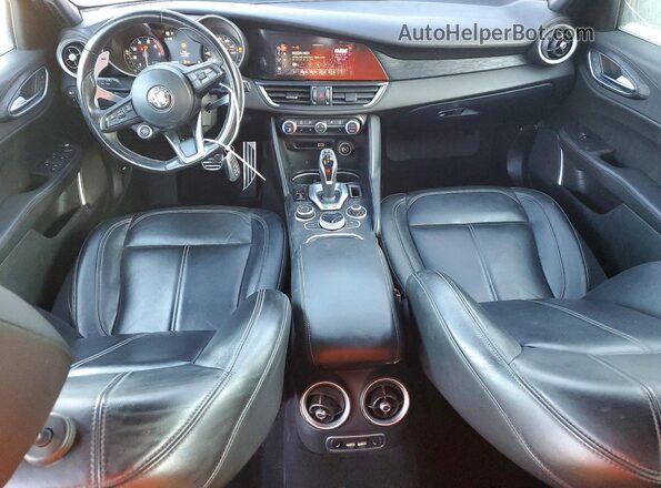 ZARFAMAN5P7670336 2023 ALFA ROMEO GIULIA Silver Widok deski rozdzielczej