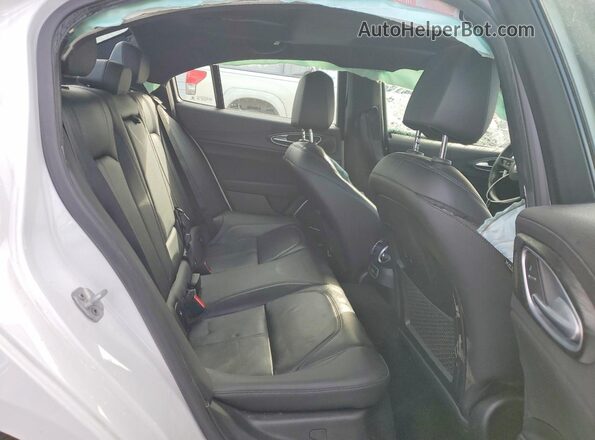 ZARFAMAN9P7670565 2023 ALFA ROMEO GIULIA White უკანა სავარძლების ხედი