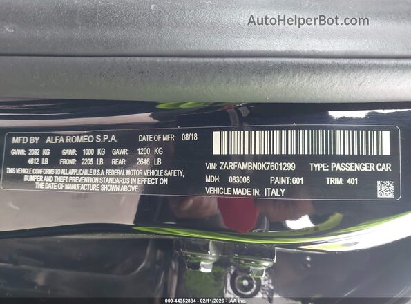 ZARFAMBN0K7601299 2019 ALFA ROMEO GIULIA Black Vista del compartimento del motor
