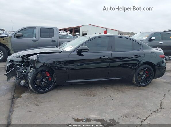 ZARFAMBN0K7601299 2019 ALFA ROMEO GIULIA Black 