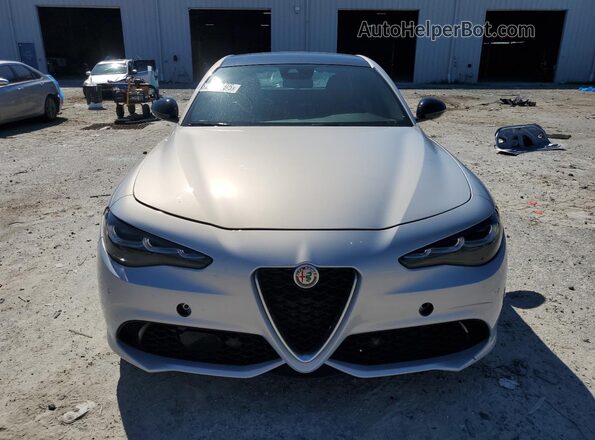 ZARFAMBN4R7679949 2024 ALFA ROMEO GIULIA Серый Вид спереди