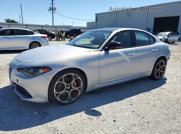ZARFAMBN4R7679949 2024 ALFA ROMEO GIULIA Серый Передняя левая четверть
