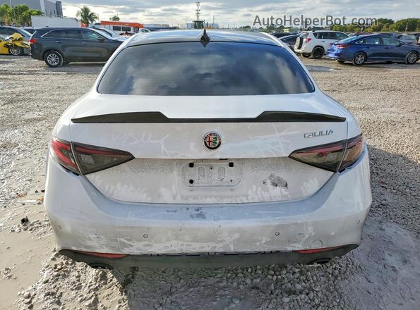 ZARFAMBN4R7679997 2024 ALFA ROMEO GIULIA Белый Вид сзади
