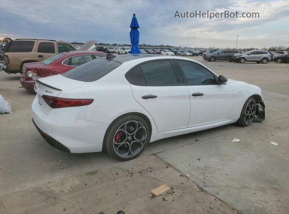 ZARFAMBN5N7665374 2022 ALFA ROMEO GIULIA Белый Задняя правая четверть
