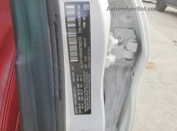 ZARFAMBN5N7665374 2022 ALFA ROMEO GIULIA Белый Вид подкапотного пространства