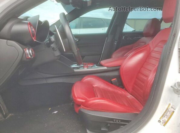 ZARFAMBN5N7665374 2022 ALFA ROMEO GIULIA Белый Вид салона спереди