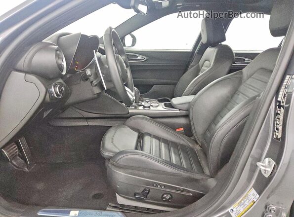 ZARFAMBN8R7682787 2024 ALFA ROMEO GIULIA Серый Вид салона спереди