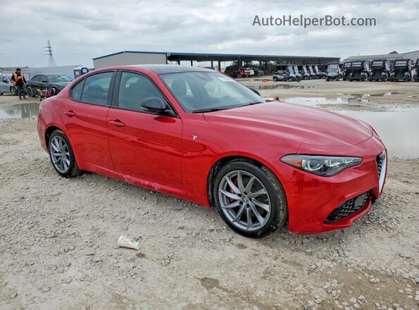 ZARFAMBN9R7684662 2024 ALFA ROMEO GIULIA Красный Передняя правая четверть